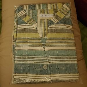 Woman's plus button down
